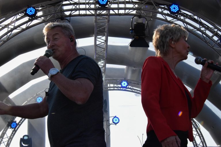 rtvOost bestaat 25 jaar en heeft een feest gegeven met Artiesten in Ommen op Zondag 24 September.