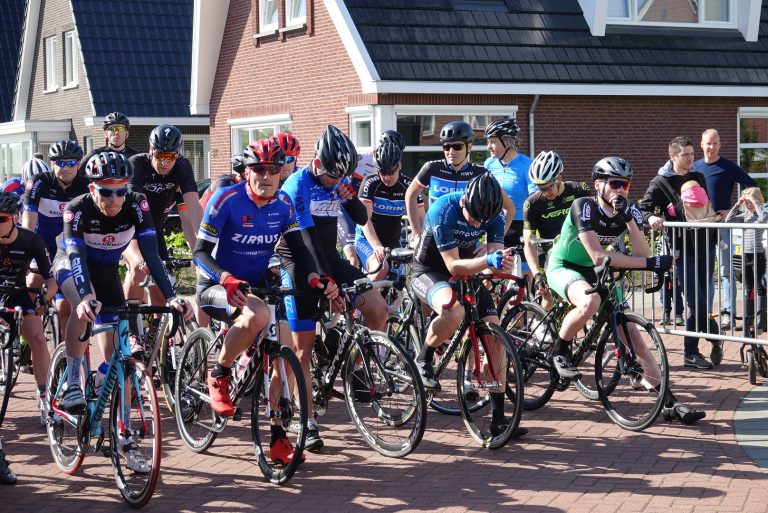 Spektakel tijdens Wielerronde