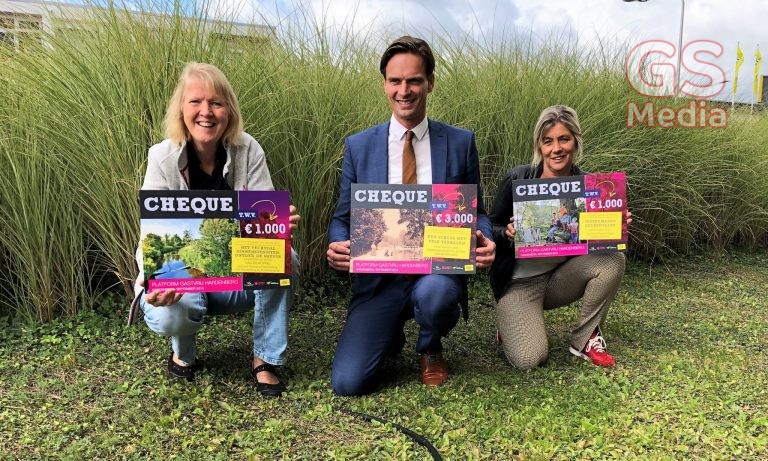 Wethouder deelt stimuleringsprijzen uit